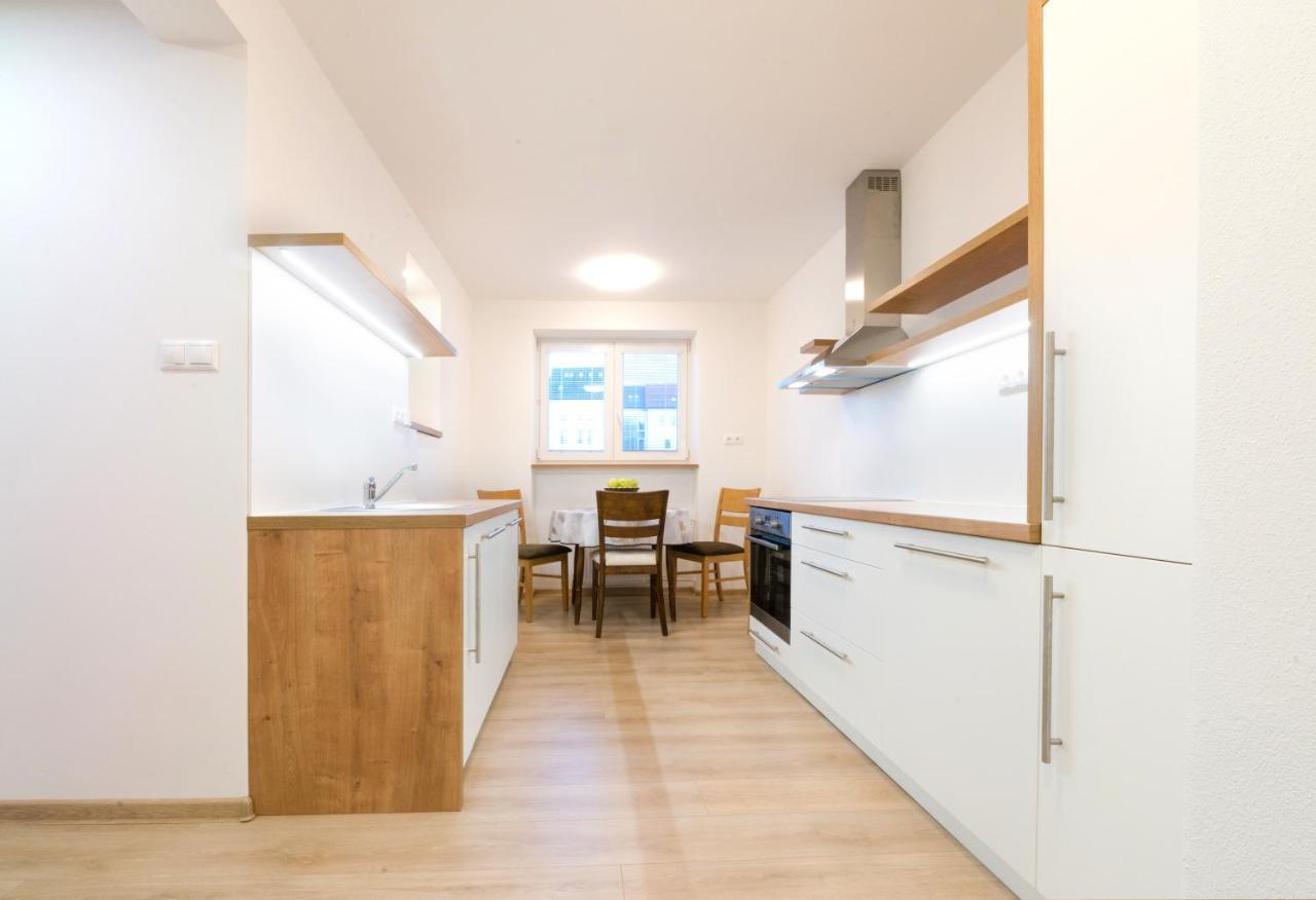 Apartman Razusa Centrum Banská Bystrica Exterior foto