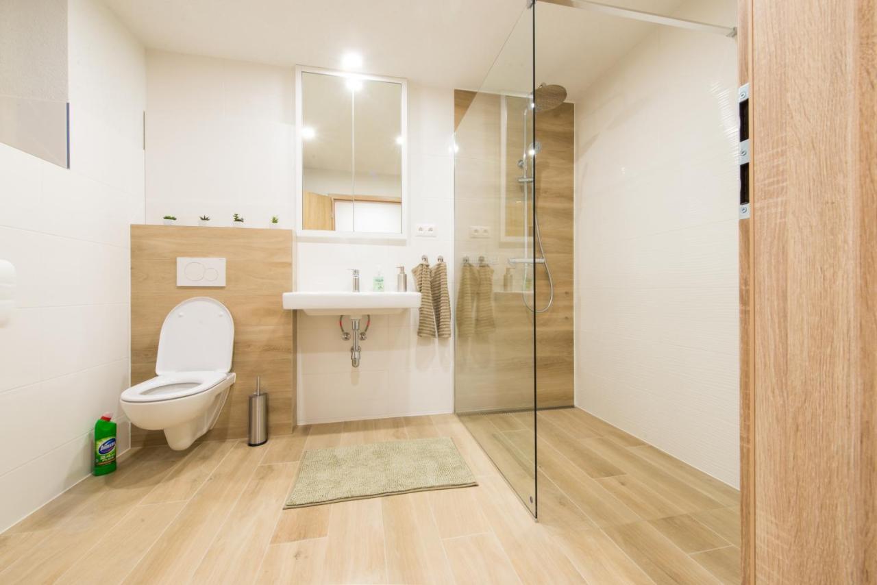 Apartman Razusa Centrum Banská Bystrica Exterior foto